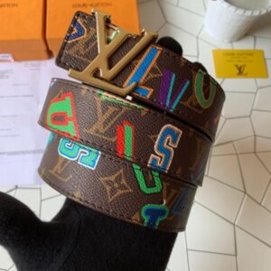Louis Vuitton Premium Quality Belt With Orginal Box and Accessories 