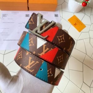 Louis Vuitton Premium Quality Belt With Orginal Box and Accessories 